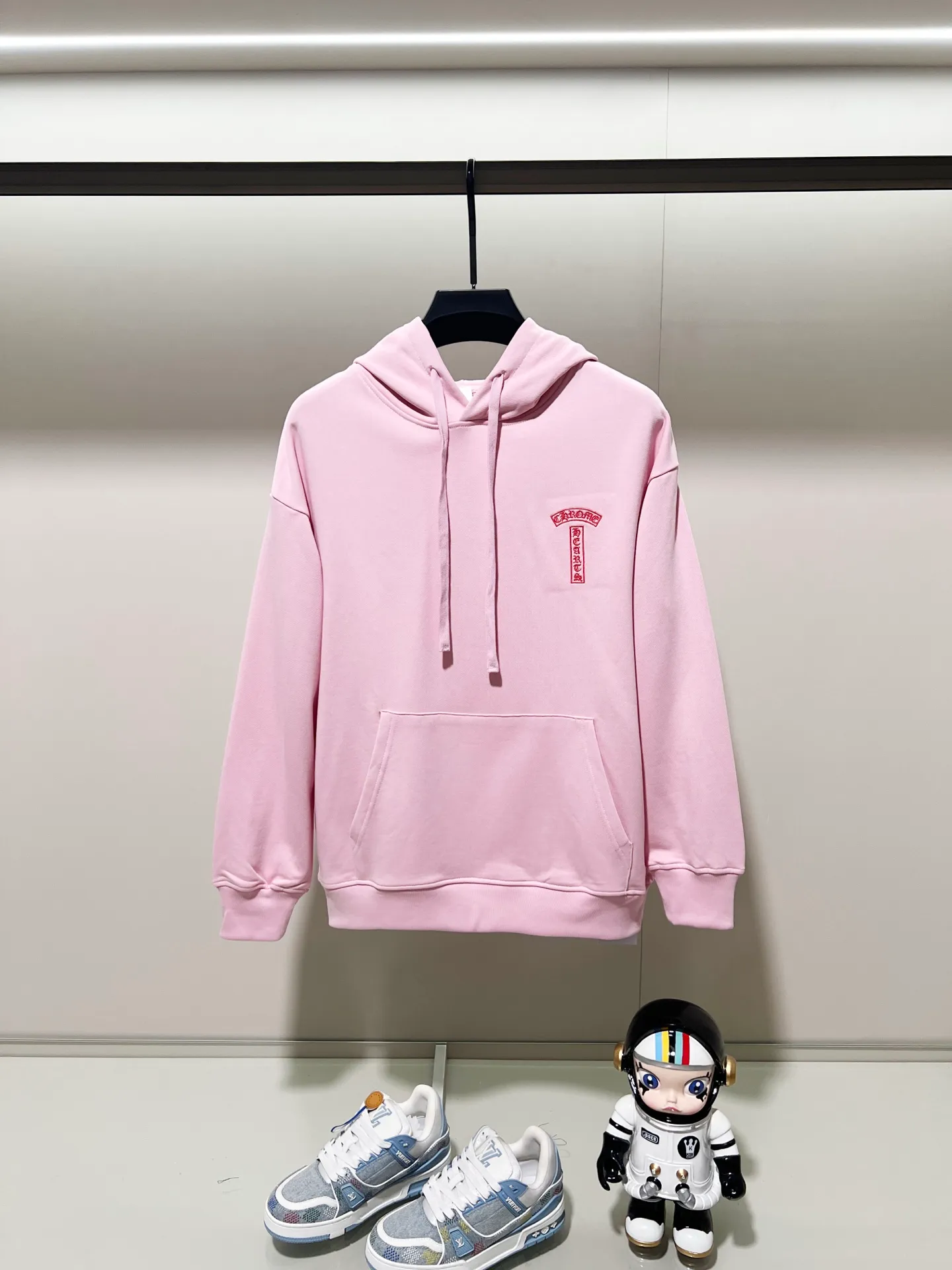 🅿️290 chrome hearts/Chrome Hearts 420g pure cotton hooded sweatshirt Classic Sanskrit letter LOGO embroidery on the front and back 🪡 Logo Official synchronization 1:1 original mold opening Fashion personality Versatile trend Pure original quality Original washed fabric Hang tag Collar label Washed wheat Complete with three labels Color: Black. White. Pink. Size: XS-L